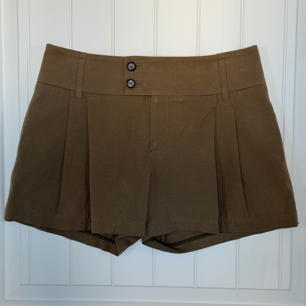 Gucci Women's pleated mini  Shorts